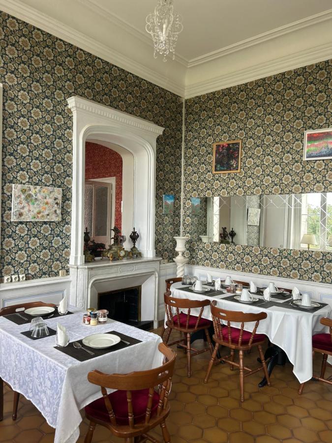 Chambre Romantique Dans Le Chateau De La Bouchatte Chazemais Exterior photo